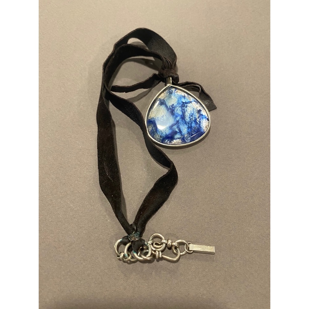 Kenneth Cole necklace. - Picture 3 of 6